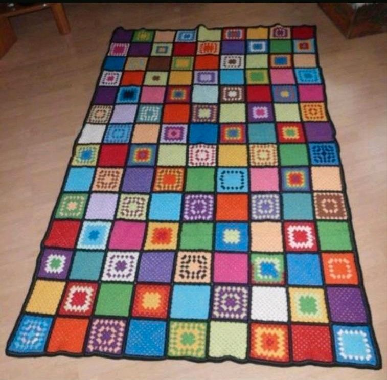 Granny square Decke HANDARBEIT in Estorf