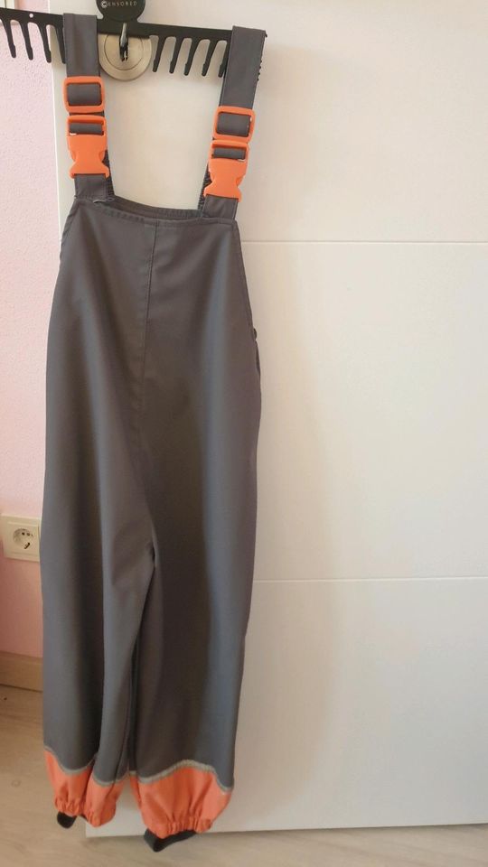 Matschhose Gr. 104/ 110 ungefüttert Regenhose Herbst Kleidung in Röllbach