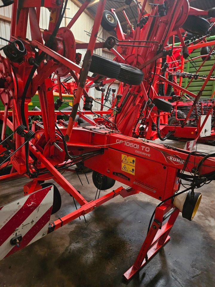 Kuhn GF 10601 TO Kehrer Gras Silo Mähen in Nordhastedt