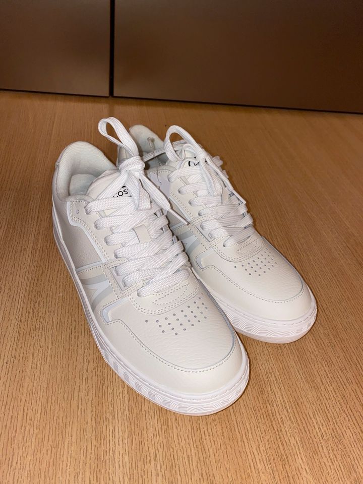 Herren Sneaker Lacoste off white Gr. 41 in Freiburg im Breisgau