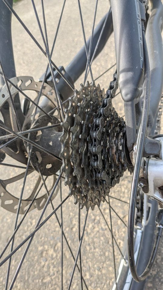 Fahrrad Cube/Aluminiumrahmen/27 Geschwindigkeiten in Limeshain