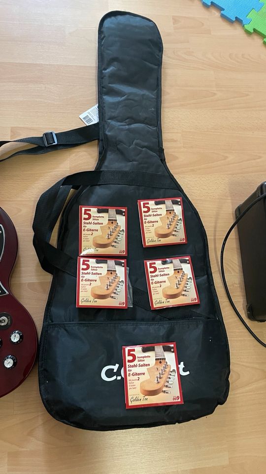 c giant E-Gitarre mit Tasche und Verstärker in Großmehring