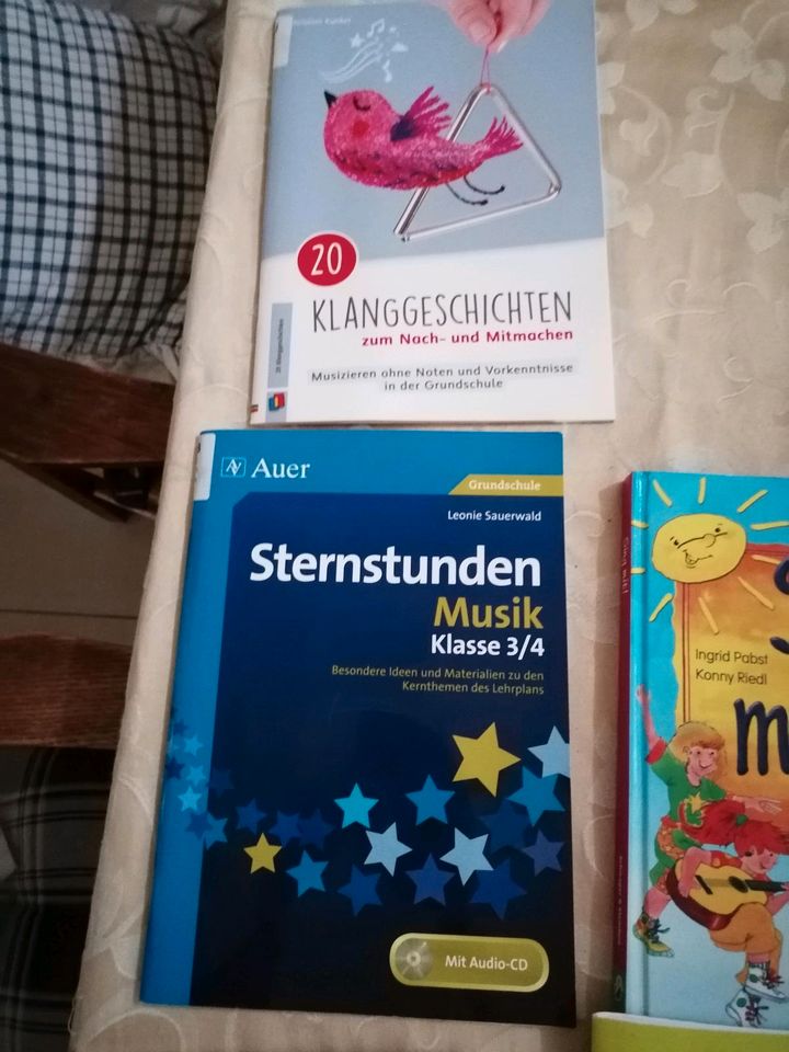 Konvolut Arbeitsmaterial GS Musik, sehr gut bis neu in Morscheid