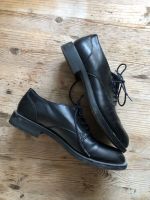 Elegante schwarze Schuhe Größe 39 Hannover - Linden-Limmer Vorschau
