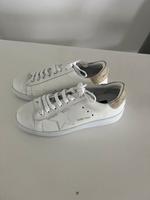 Sneaker Weiss Damen mit Stern & Gold Größe 40 neuwertig Hessen - Vellmar Vorschau