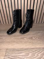 Schwarze Schnürstiefeletten Gr. 38 – kaum getragen – 5 cm Absatz Nordrhein-Westfalen - Bergheim Vorschau