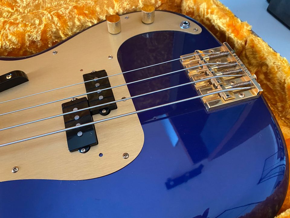 Fender/Squier Precision Bass Custom Purple Finish in Büdingen