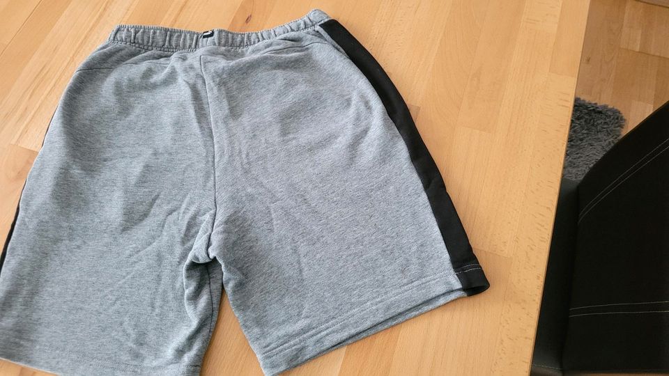 Jetsey Shorts von Puma Gr. 176 zu verkaufen in Holzminden