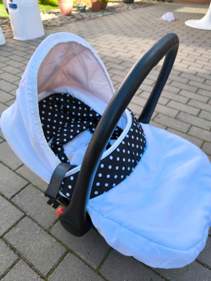 Kinderwagen Set mit Babyschale in Wittstock/Dosse