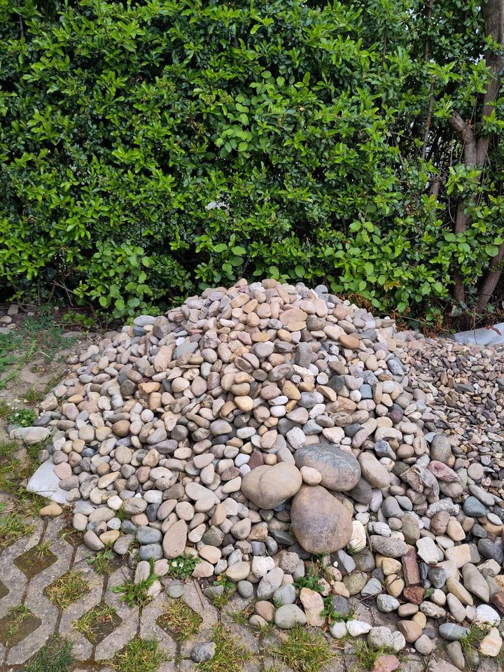 Steine Garten, 2 verschiedene Größen in Bingen