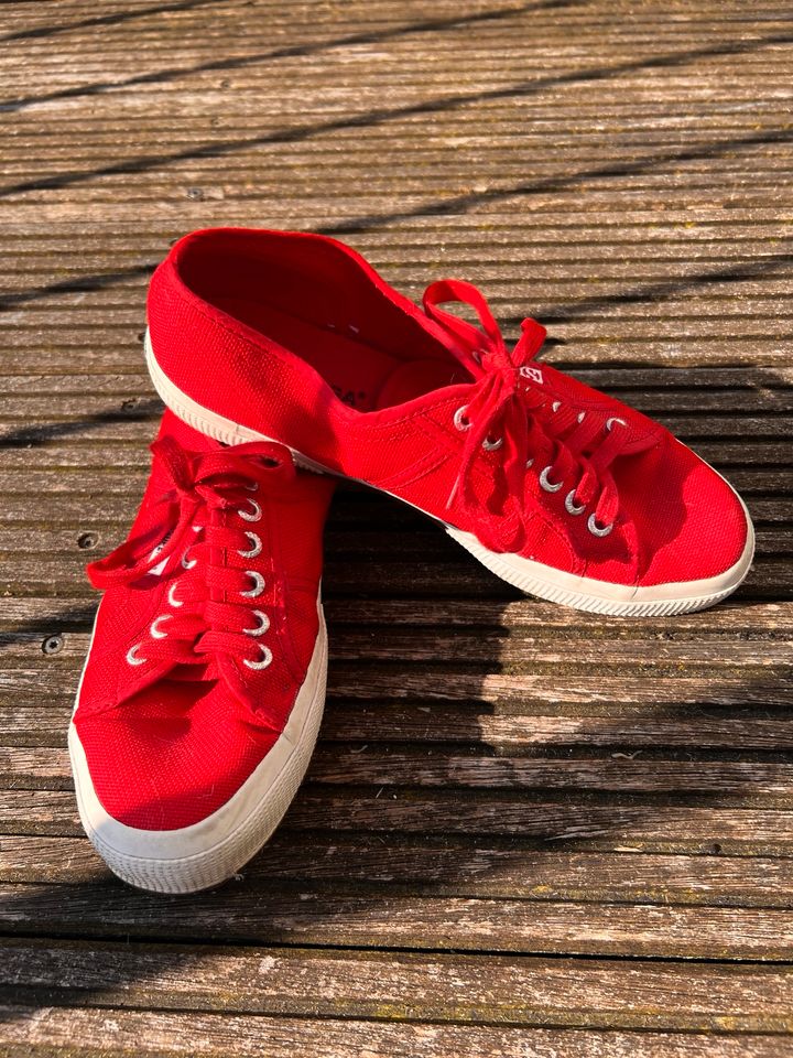 SUPERGA Sneaker, rot, 41, sehr gut in Herford