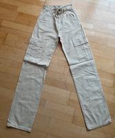 stradivarius Cargo Hose beige 34 Damen Hessen - Bad Vilbel Vorschau