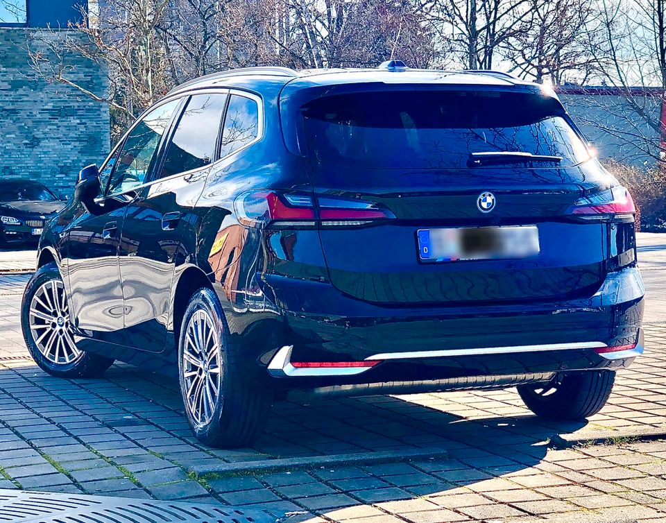 BMW Active Tourer 225e Plug-in • Garantie+5 Jahre free Service in Berlin