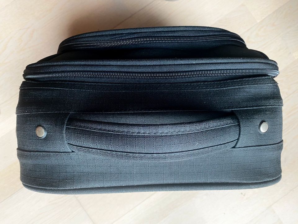 Koffer klein für Flugreisen in Geist