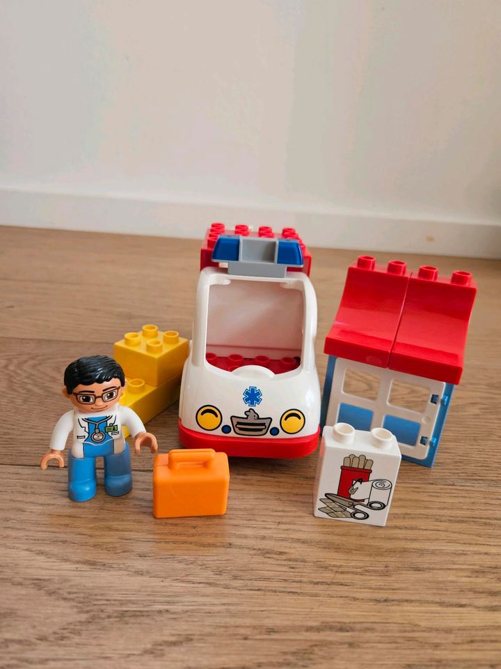 Lego Duplo 10527 Krankenwagen in Bad Vilbel