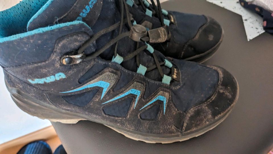 Lowa Schuhe in Waiblingen