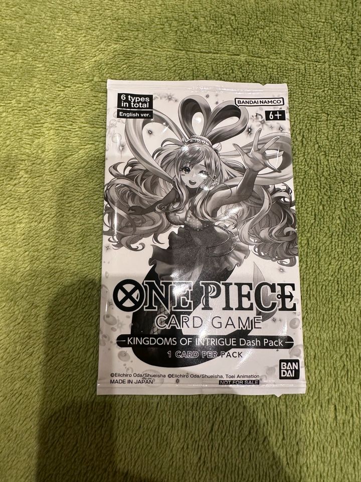 One piece op 05 booster und kingdoms of intrigue dash pack in Berlin