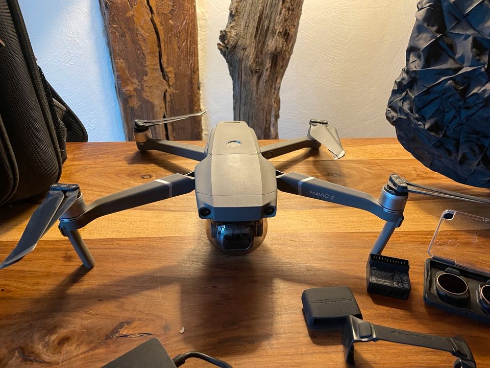 DJI Mavic 2 Pro mit Smart Controller Set kompakt Drohne in Neumünster