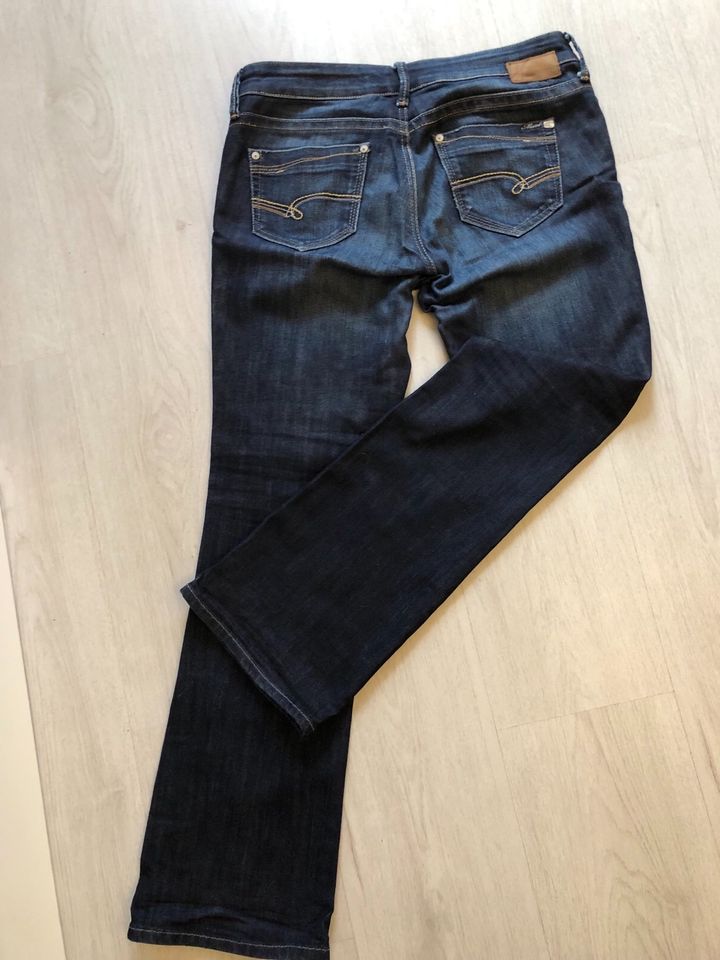 Mavi Original Damenjeans 28/30 Slim Boot-Cut in Duisburg