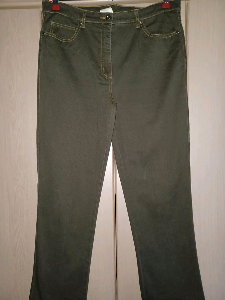 Jeans / Hose Gr. 44 in Neudorf-Bornstein