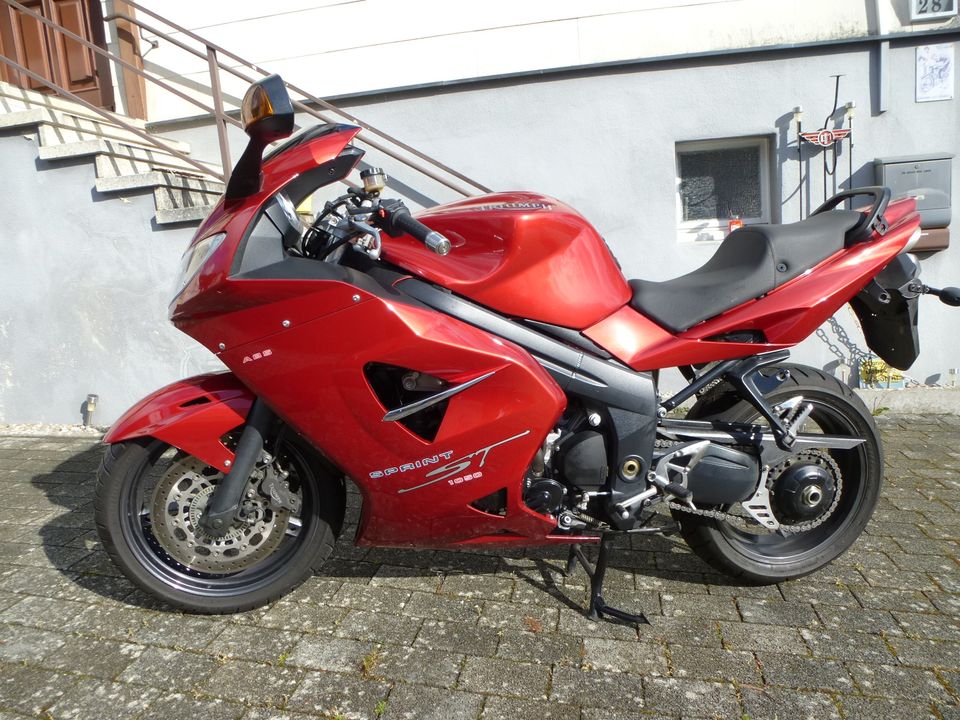 Triumph Sprint ST 1050,aus 1.Hand,nur 23645 Kilometer,s.gepflegt in Brachttal