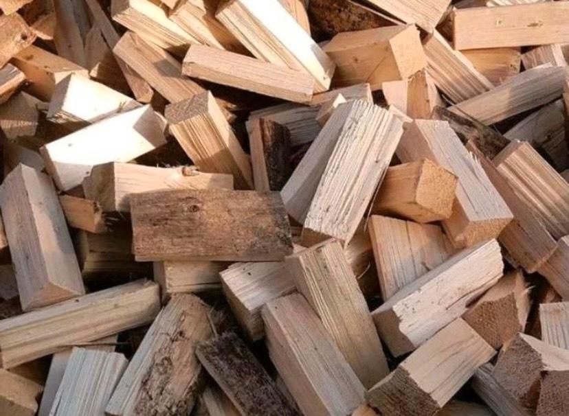 Brennholz SONDERANGEBOT 12 SrM für nur 750,- inkl. Lieferung in Burgwald