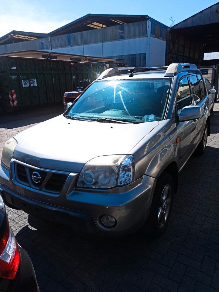 Nissan X trail / Schlachtfest (156) in Neuss