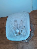 Stokke Tripp Trapp Babyschale Newborn Aufsatz Beige/Weiß Hessen - Friedrichsdorf Vorschau