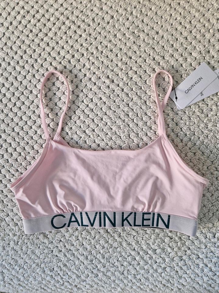 NP: 35 Euro Calvin klein BH Sport BH Top neu in Bayern - Oberasbach | eBay  Kleinanzeigen ist jetzt Kleinanzeigen