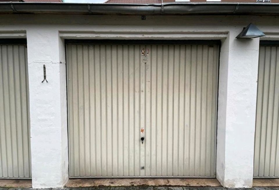 Ich suche Garage in Espelkamp Umgebung in Espelkamp