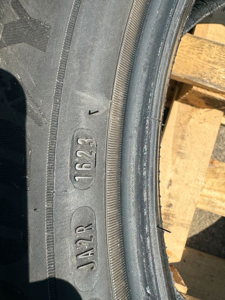 2 Sommerreifen Goodyear 215/50R19  93T in Wiesbaden