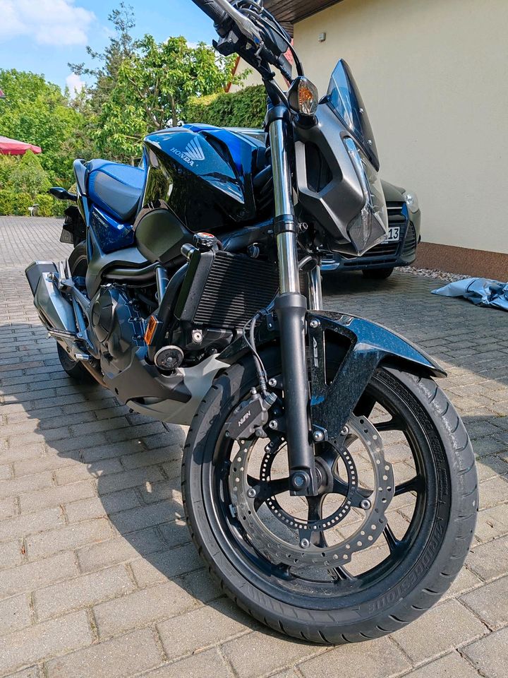 Motorrad Honda blau in Markranstädt