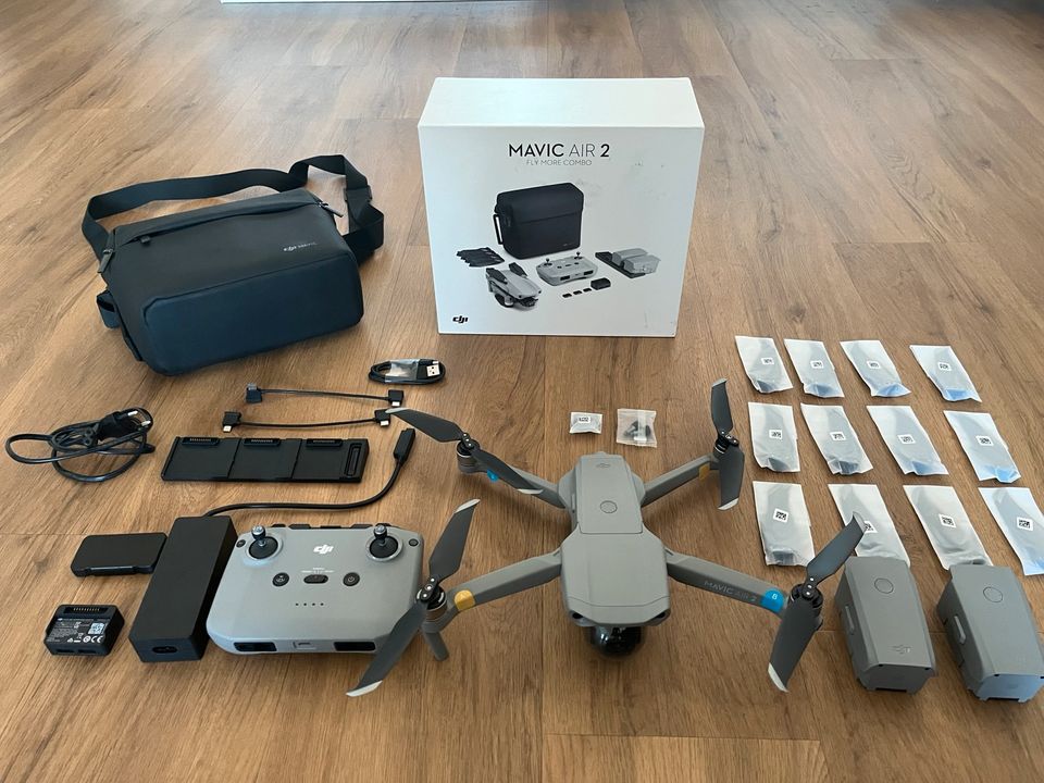 DJI Mavic Air 2 4K HDR Drohne mit Fly More Combo Top Zustand in Offenbach