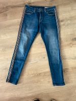 Esprit edc Jeans Hose Medium skinny Fit NEU Gr. 28/30 Hessen - Ebersburg Vorschau