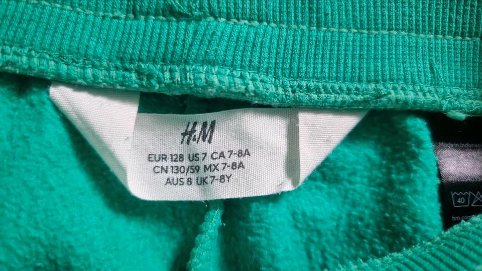 2 Jogginghosen H&M 128 in Ahlen