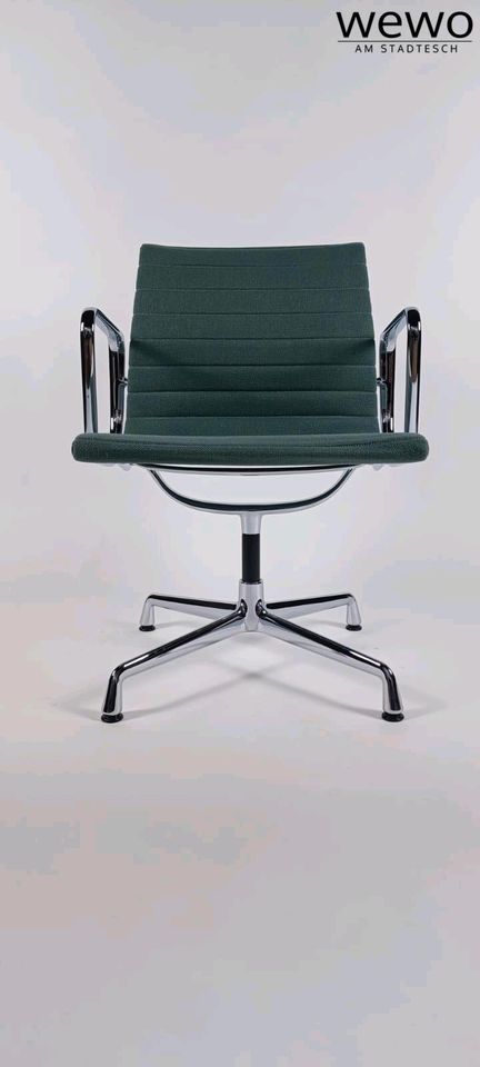 Vitra Charles Eames EA 108 Chair Hopsack drehbar Chrom Konferenz in Schüttorf