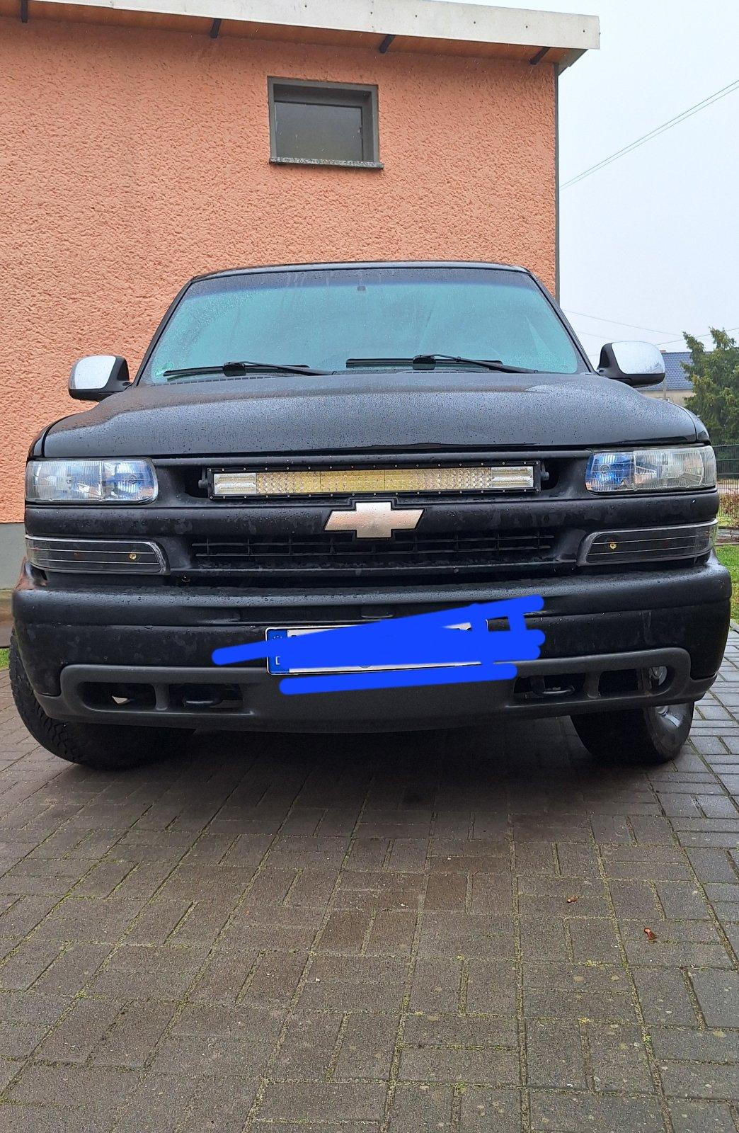 Abbildung des Autos CHEVROLET TAHOE 4x4,5,3l…