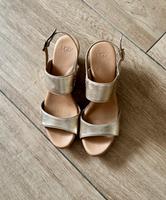 UGG Elena Wedges, Sandalen Gold Gr. 38 Thüringen - Sömmerda Vorschau