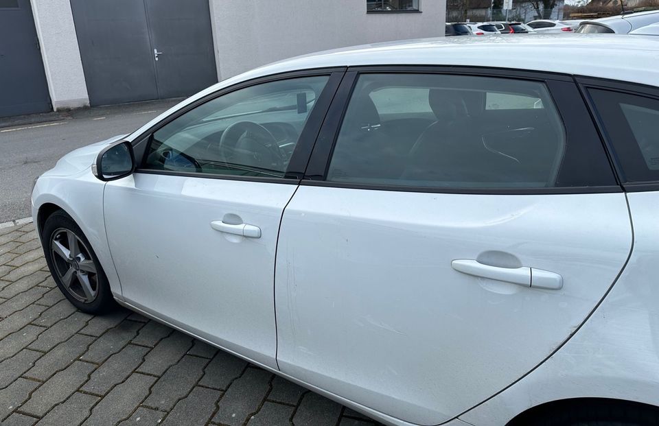 Volvo V40 D3 in Singen