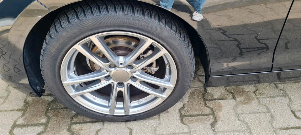 Ein Satz Leichtmetallfelgen incl. Reifen gebraucht! in Dresden