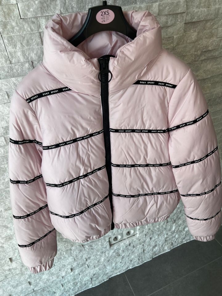 DKNY Winterjacke Jacke Donna Karan rosa rose XS/S in Sindelfingen