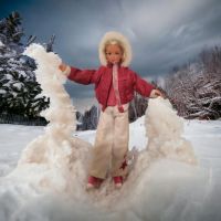 Barbie puppe mit einem schnee anzug Duisburg - Marxloh Vorschau