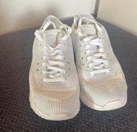 Nike Air Max weiß Größe US  7 , EU 38 Hessen - Aßlar Vorschau