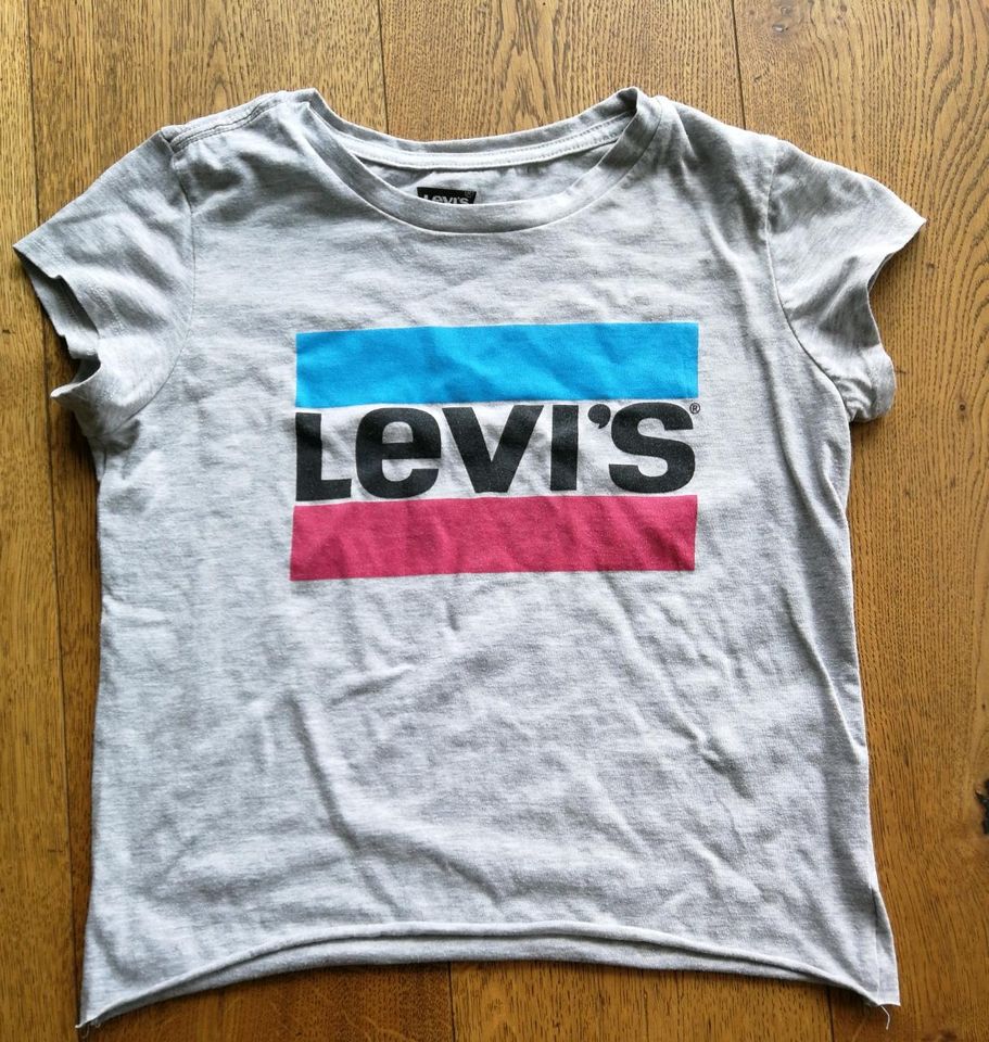 Levi's,... Tolle Sommer T-shirts xs in Sonsbeck