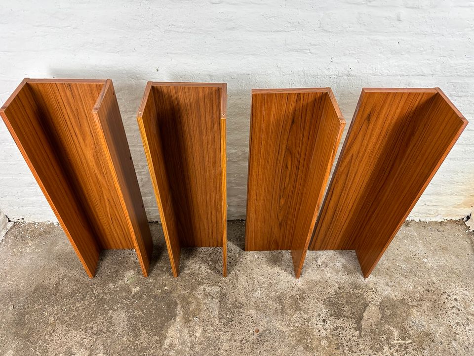 4 Mid century Teak Wandregale in Düsseldorf