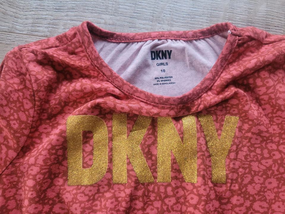 Kleid von DKNY Gr.122/128 in Großostheim