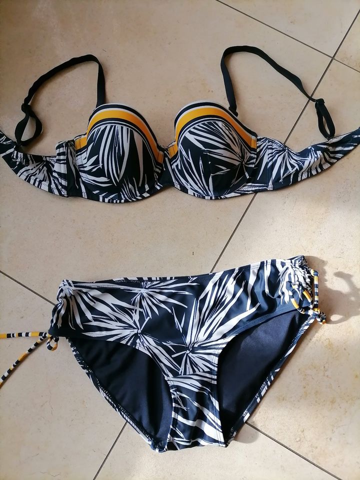 Damen Badeanzug / Bikini  Gr. 42  neu noch nicht getragen in Oberhausen