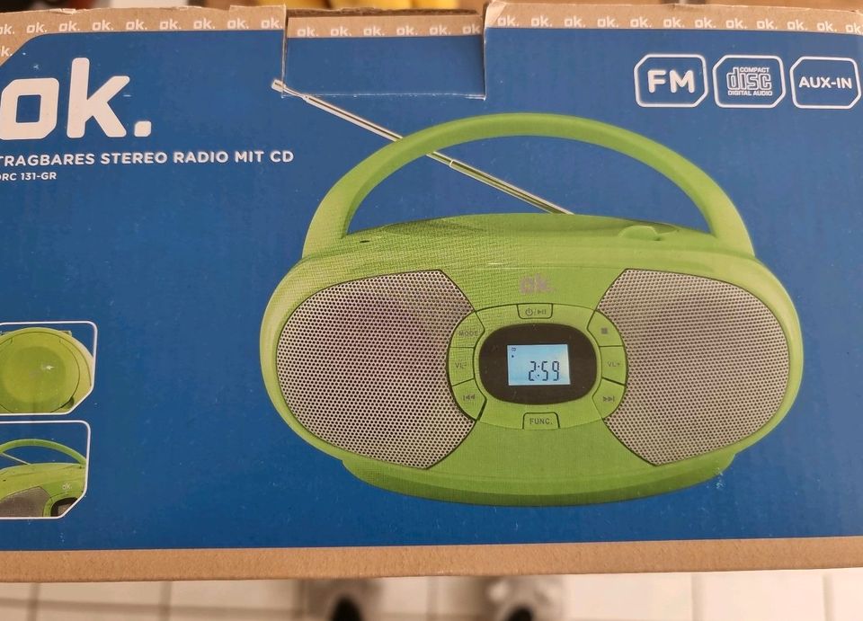 Tragbares Stereo Radio mit CD in Hamburg