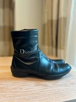 Dior Stiefeletten Rocker chic kaum getragen 38,5 München - Bogenhausen Vorschau