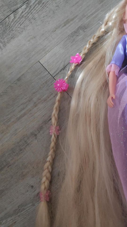 Rapunzel Barbie sehr langes Haar in Hamburg